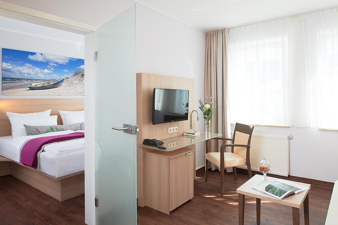 Unsere neuen Familienzimmer mit ihrem seperaten Wohn-und Schlafzimmer ermöglichen Familien bis zu 3 Personen Gemütlichkeit und Wohnkomfort.